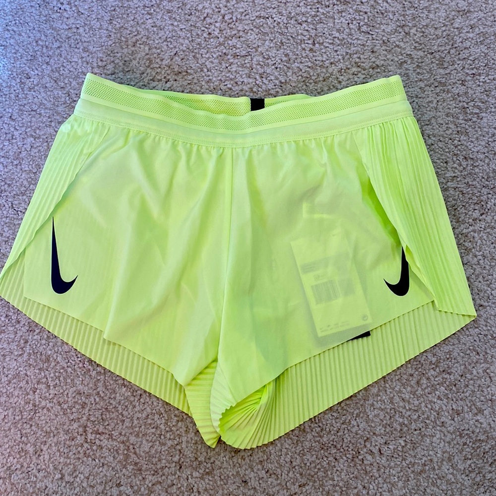 NIKE AEROSWIFT SHORTS XS Lime green